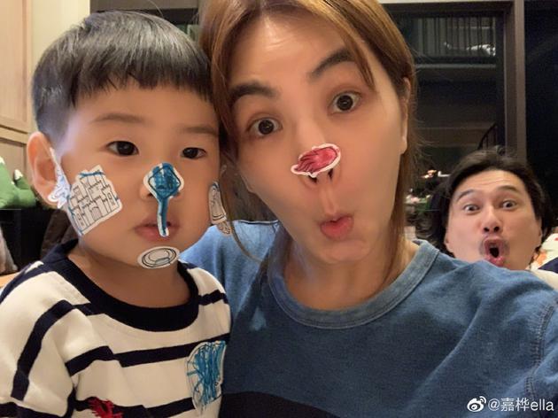 ELLA与老公和儿子
